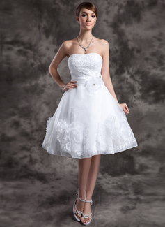 A-Line/Princess Sweetheart Knee-Length Organza Wedding Dress With Lace Beadwork Flower(s) (002024066)